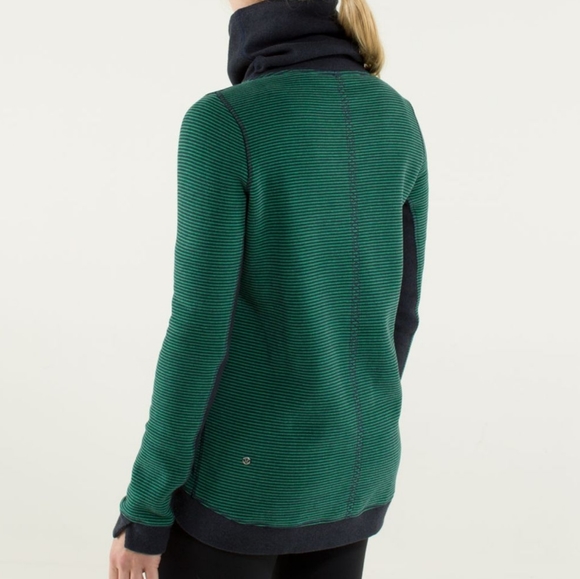 Lululemon Avenue Pullover - Picture 2 of 11